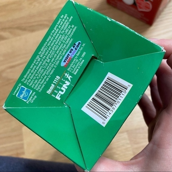 Hasbro Clue Christmas Ornament Retired NEW - Picture 5 of 5